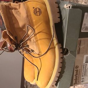 Timberlands Exclusive Camo